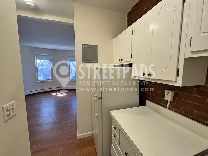 Studio bed, 1 bath apartment for rent at 50 South Huntington Ave Unit 1, Jamaica Plain — photo 8 of 9