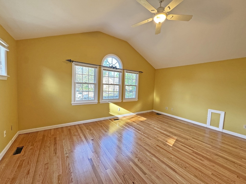 4 bed, 2 bath apartment for rent at 50 Staniford St, Auburndale — photo 14 of 24