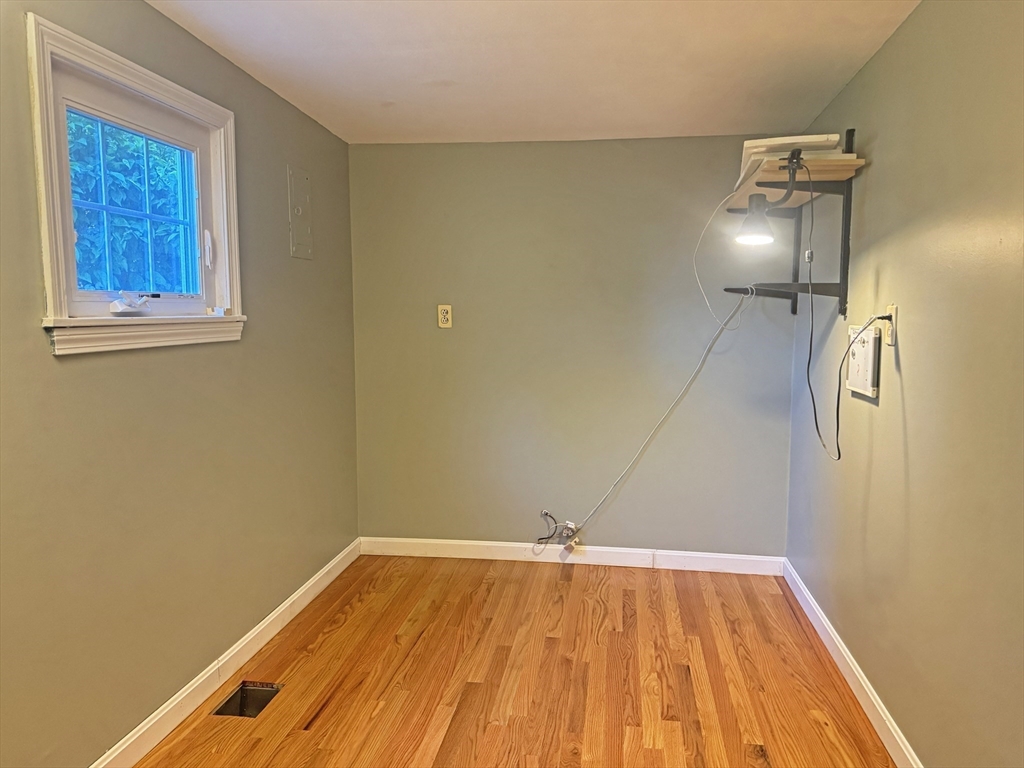 4 bed, 2 bath apartment for rent at 50 Staniford St, Auburndale — photo 21 of 24