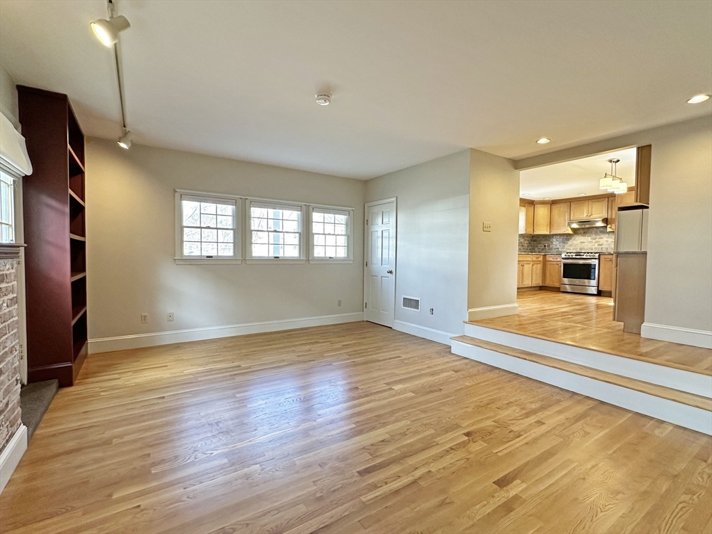 4 bed, 2 bath apartment for rent at 50 Staniford St, Auburndale — photo 4 of 24