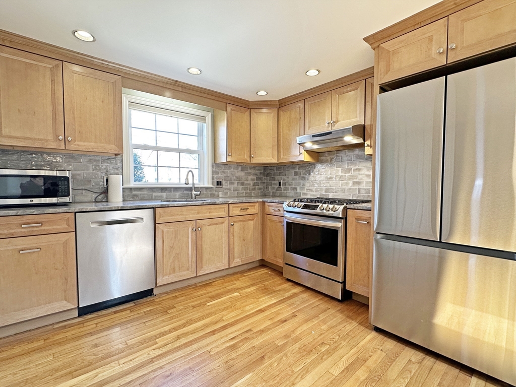 4 bed, 2 bath apartment for rent at 50 Staniford St, Auburndale — photo 2 of 24