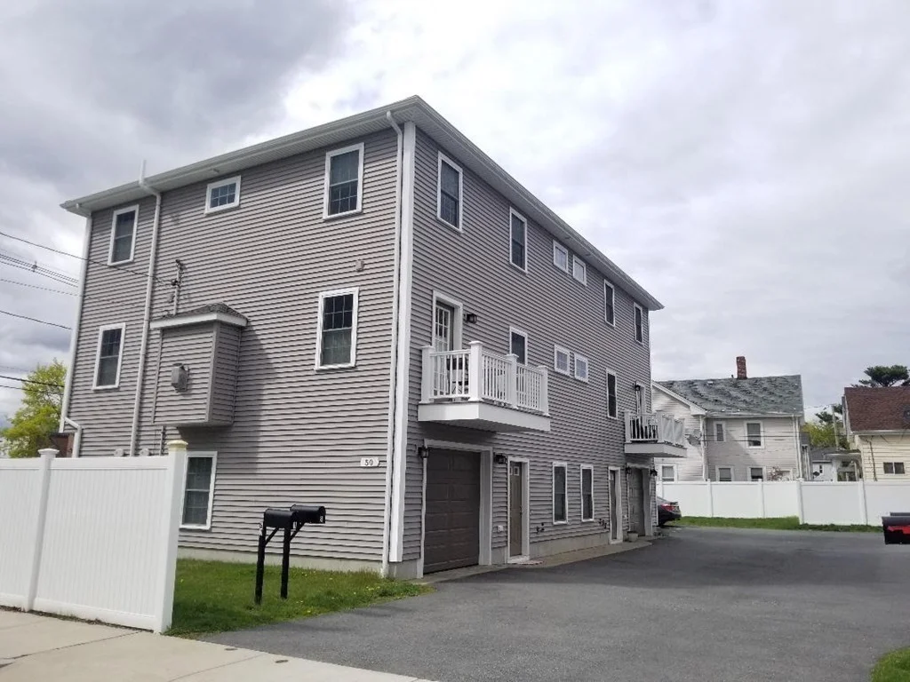 3 bed, 2 bath apartment for rent at 50 Taylor St Unit 2, Waltham — photo 2 of 4