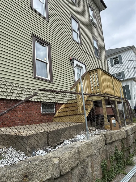1 bed, 1 bath apartment for rent at 50 Taylor St Unit U1R, Gloucester