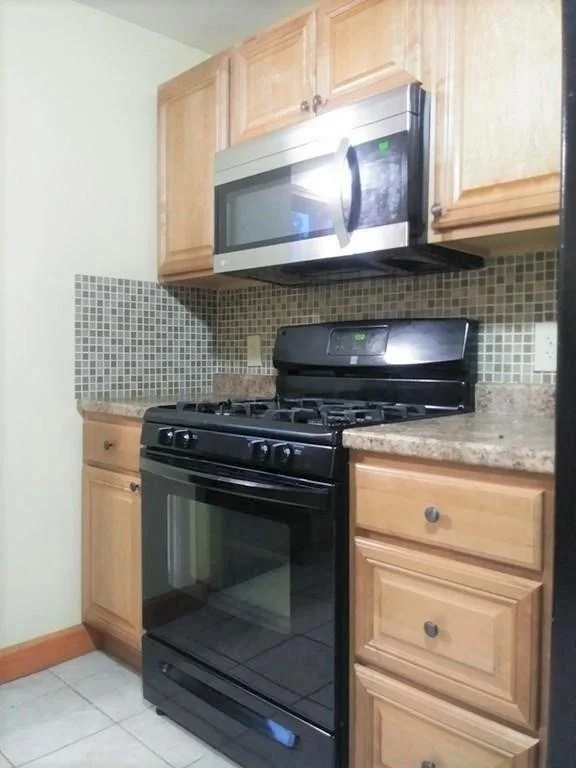 3 bed, 1 bath apartment for rent at 50 Temple St Unit 1, Somerville — photo 9 of 23