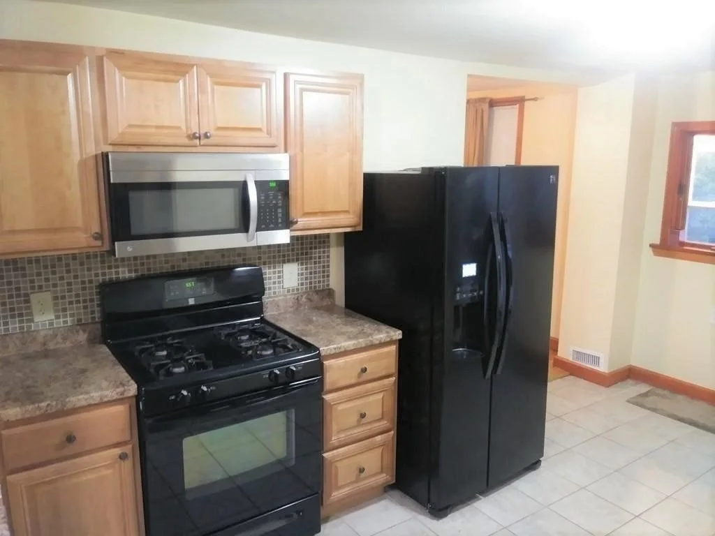3 bed, 1 bath apartment for rent at 50 Temple St Unit 1, Somerville — photo 10 of 23