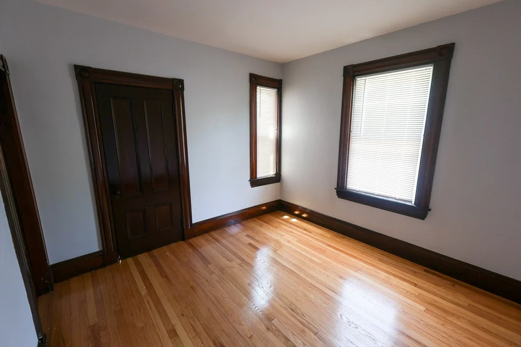 4 bed, 1 bath apartment for rent at 50 Thatcher St Unit 2, Hyde Park — photo 11 of 22