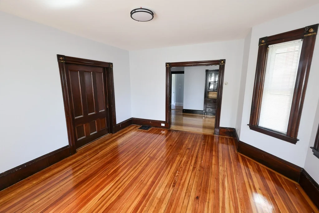 4 bed, 1 bath apartment for rent at 50 Thatcher St Unit 2, Hyde Park — photo 8 of 22