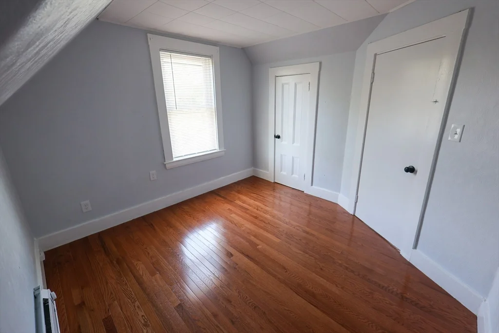 4 bed, 1 bath apartment for rent at 50 Thatcher St Unit 2, Hyde Park — photo 18 of 22