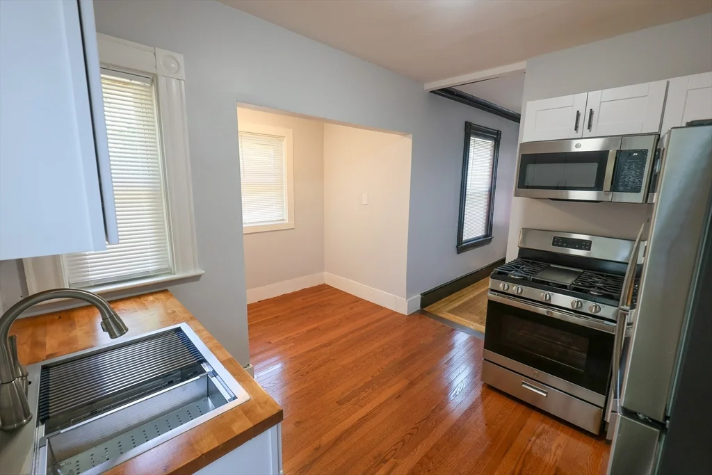 4 bed, 1 bath apartment for rent at 50 Thatcher St Unit 2, Hyde Park — photo 1 of 22
