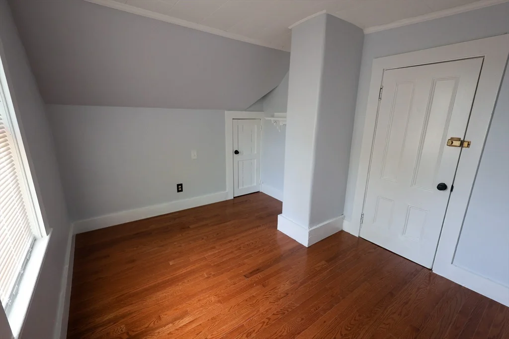 4 bed, 1 bath apartment for rent at 50 Thatcher St Unit 2, Hyde Park — photo 21 of 22