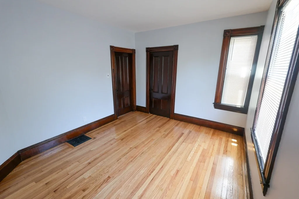 4 bed, 1 bath apartment for rent at 50 Thatcher St Unit 2, Hyde Park — photo 12 of 22