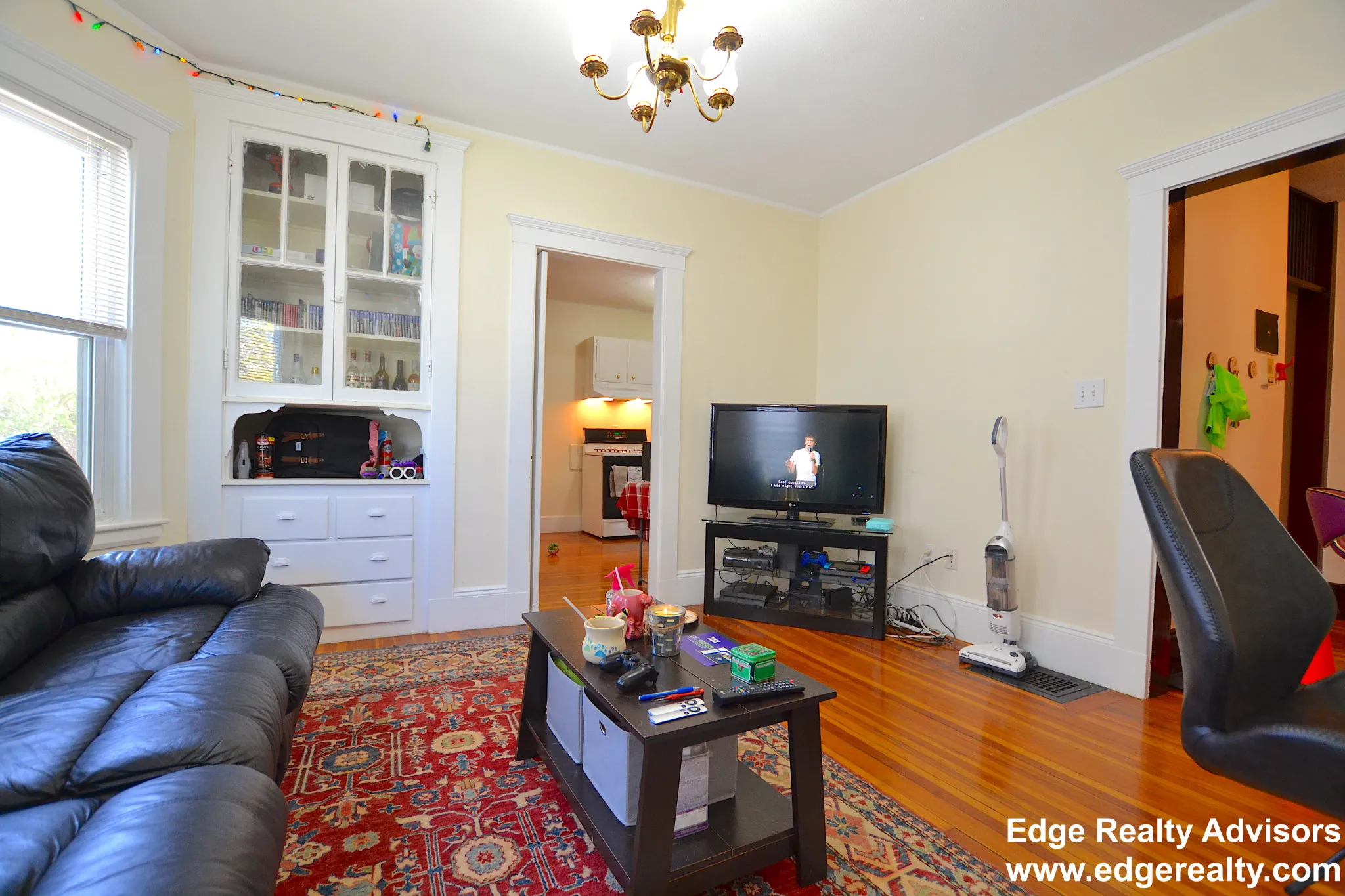 3 bed, 1 bath apartment for rent at 50 Tremont St Unit 1, Oak Square — photo 1 of 13