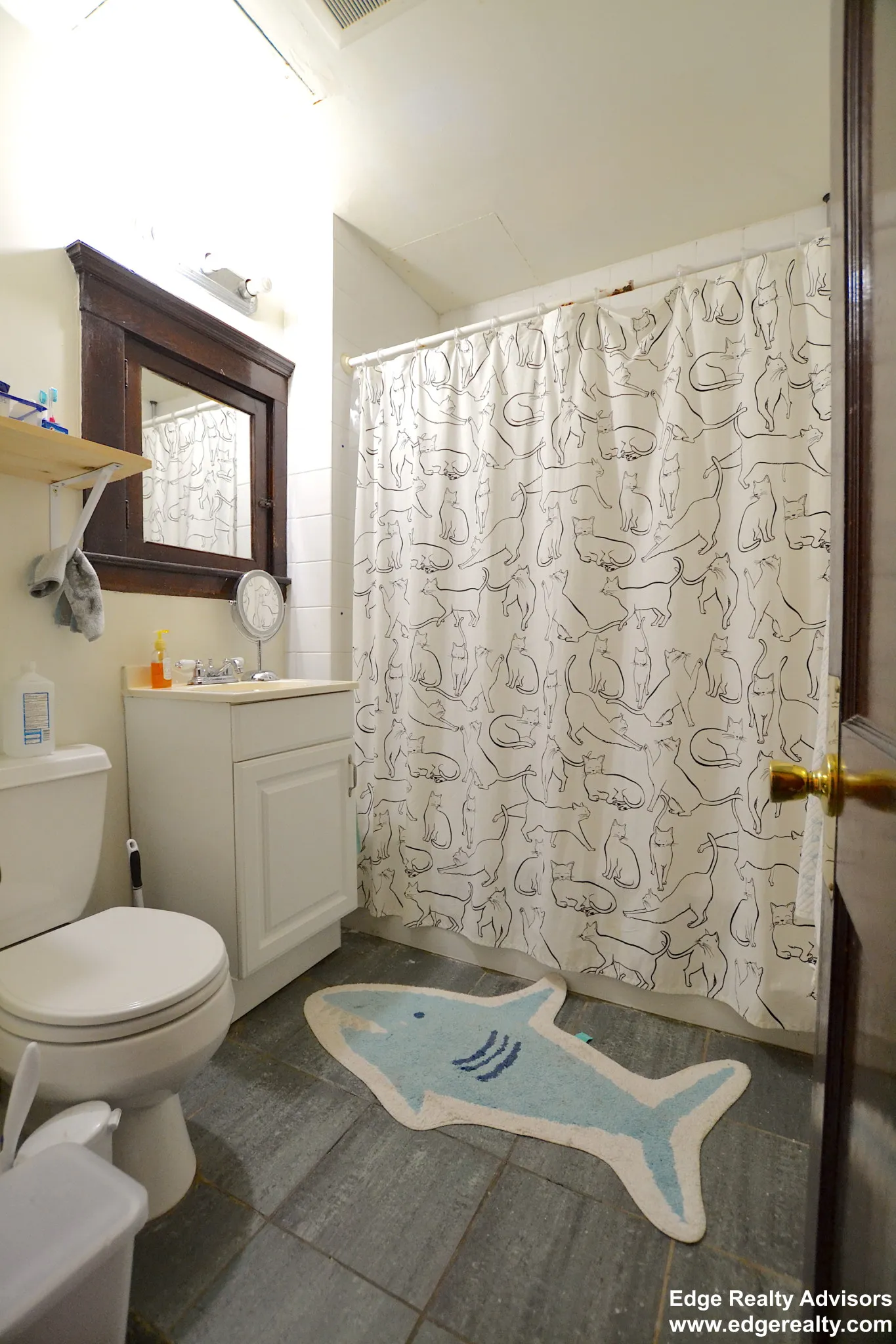 3 bed, 1 bath apartment for rent at 50 Tremont St Unit 1, Oak Square — photo 6 of 13