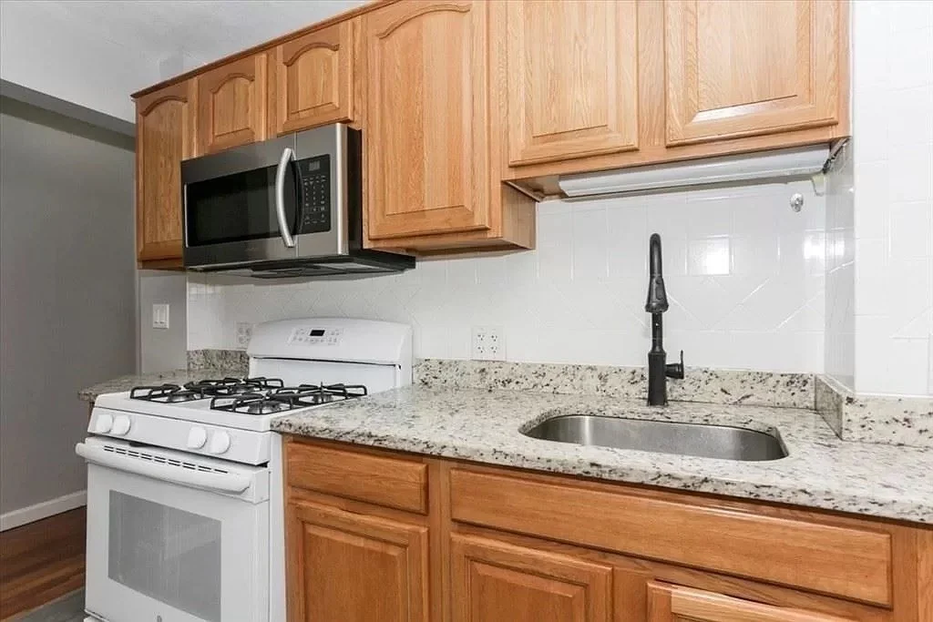 3 bed, 1 bath apartment for rent at 50 Trident Ave Unit 2, Winthrop — photo 9 of 12