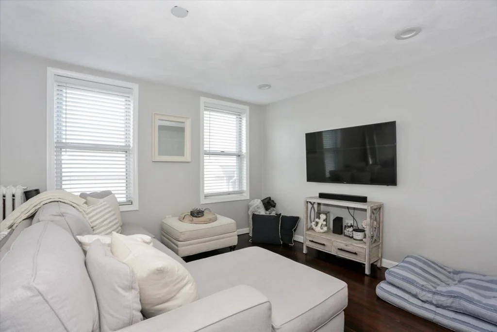 3 bed, 1 bath apartment for rent at 50 Trident Ave Unit C, Winthrop Beach — photo 3 of 14