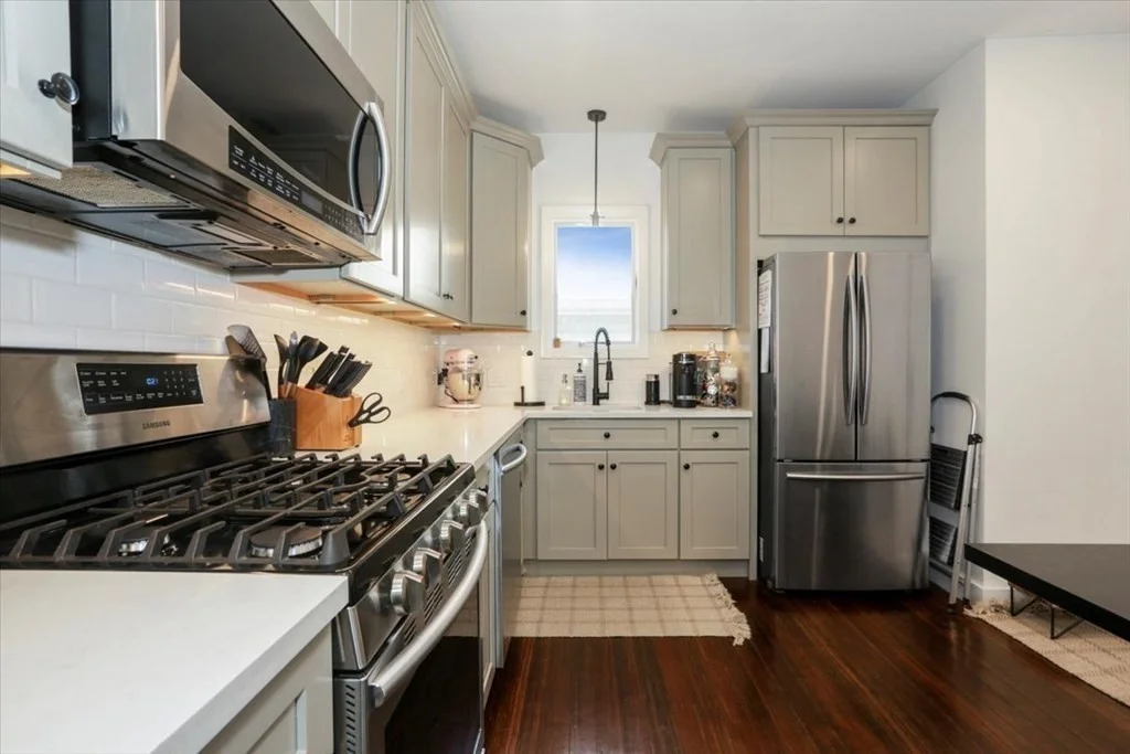 3 bed, 1 bath apartment for rent at 50 Trident Ave Unit C, Winthrop Beach — photo 6 of 14