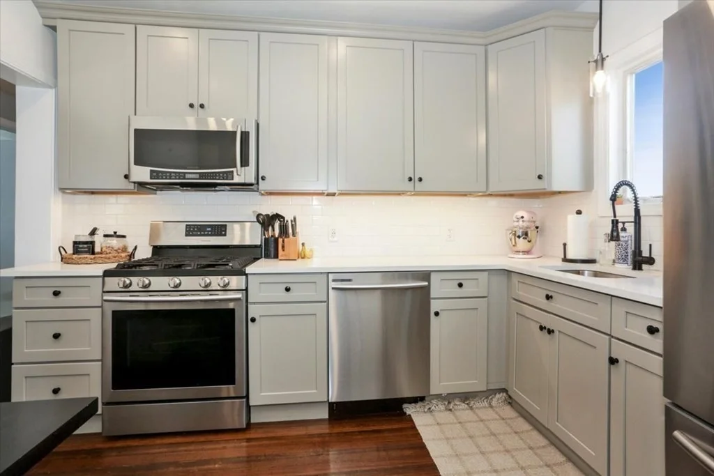 3 bed, 1 bath apartment for rent at 50 Trident Ave Unit C, Winthrop Beach — photo 5 of 14