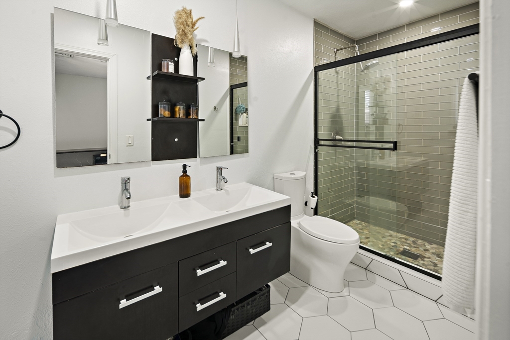 2 bed, 2 bath apartment for rent at 50 Triton Ave Unit N/A, Point Shirley — photo 17 of 25