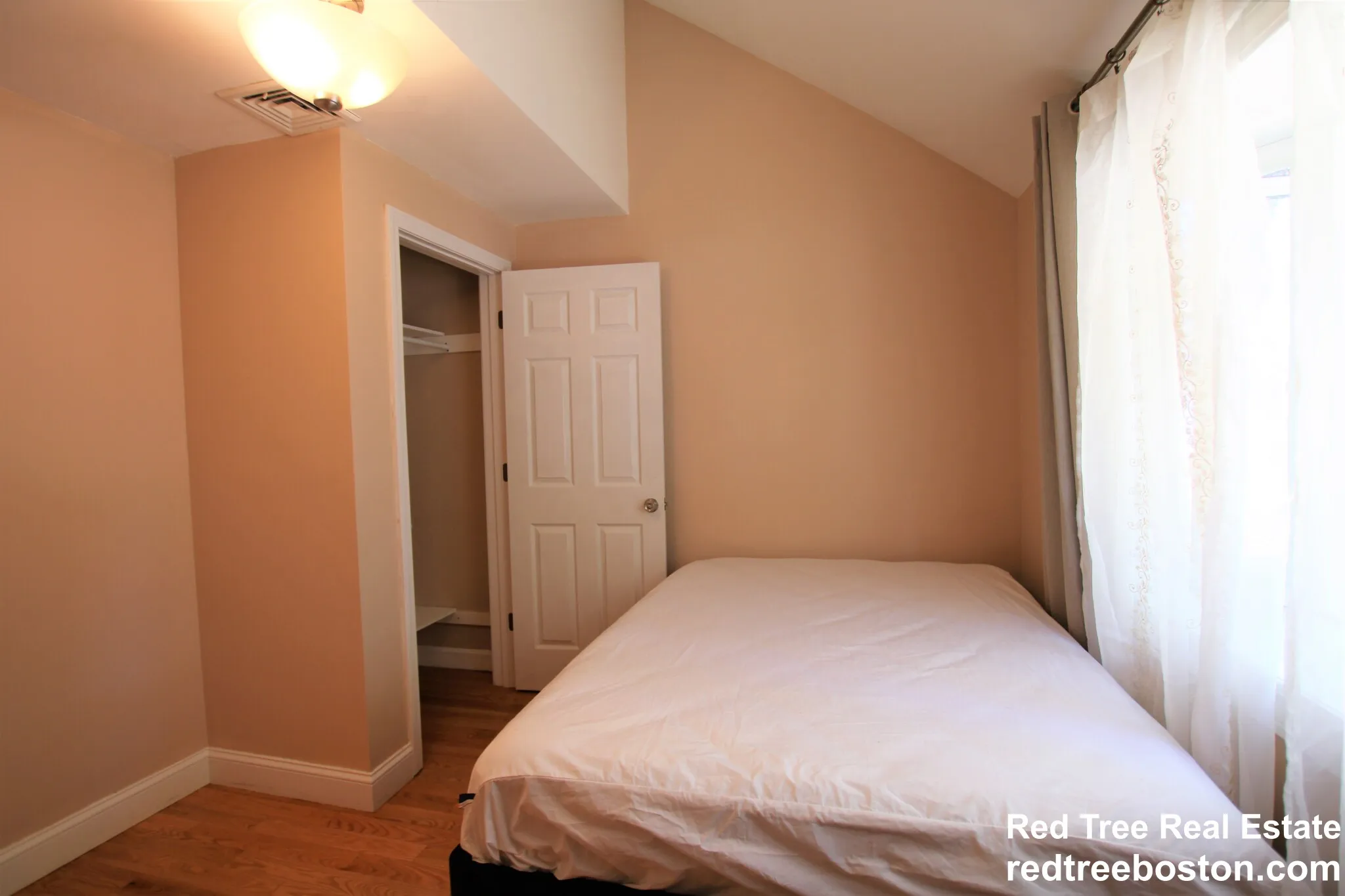 4 bed, 2.5 bath apartment for rent at 50 Undine Rd Unit 8, Brighton — photo 10 of 18
