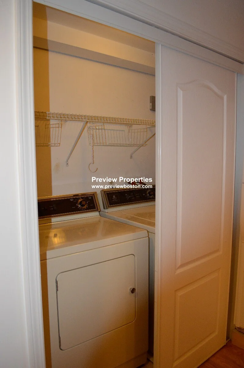 4 bed, 2.5 bath apartment for rent at 50 Undine Rd Unit 8P, Brighton — photo 5 of 6