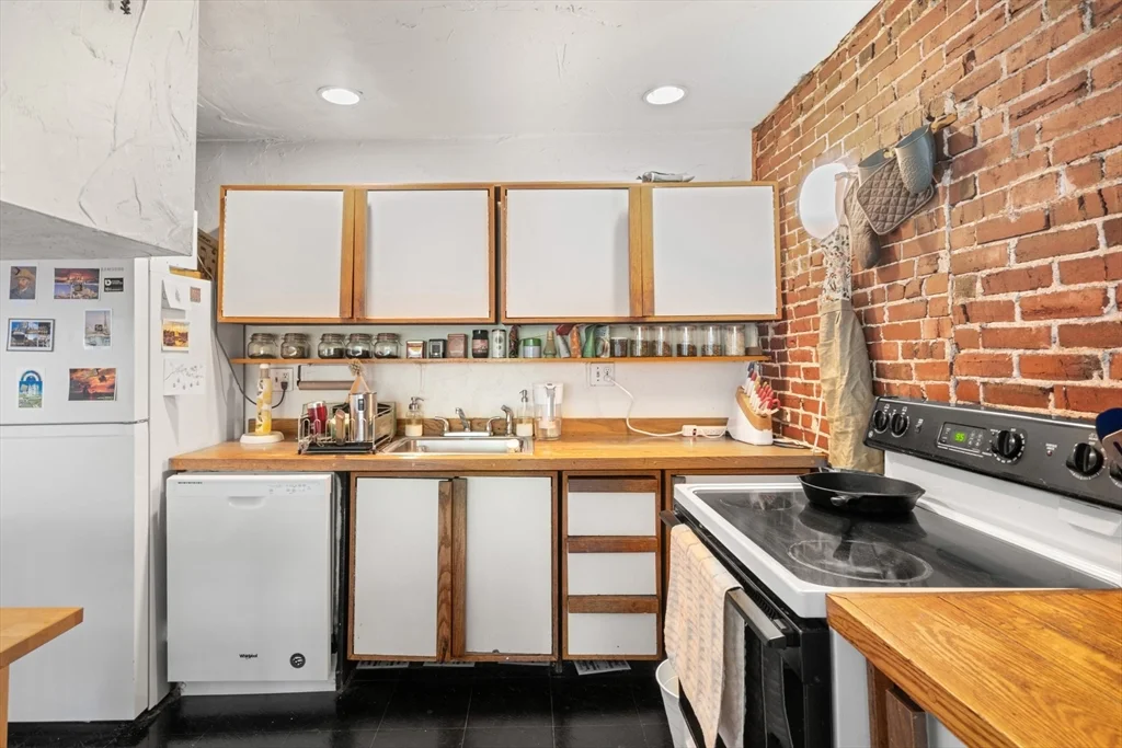 2 bed, 1 bath apartment for rent at 50 Union Park Unit 3, South End — photo 14 of 24