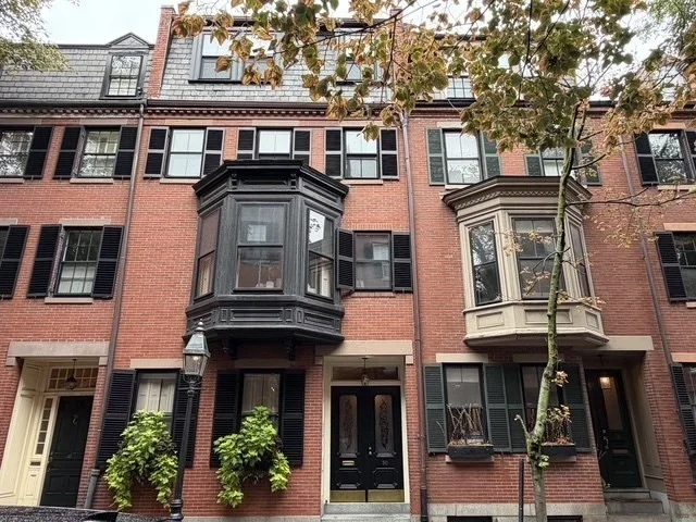 1 bed, 1 bath apartment for rent at 50 W Cedar St Unit 5, Beacon Hill — photo 2 of 12