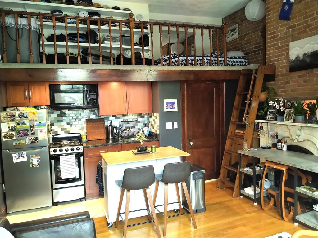 Studio bed, 1 bath apartment for rent at 50 Waltham St Unit 3, South End — photo 1 of 8