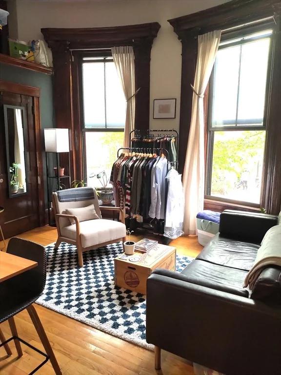 Studio bed, 1 bath apartment for rent at 50 Waltham St Unit 3, South End — photo 4 of 8