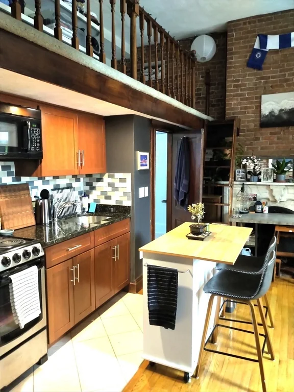 Studio bed, 1 bath apartment for rent at 50 Waltham St Unit 3, South End — photo 2 of 8