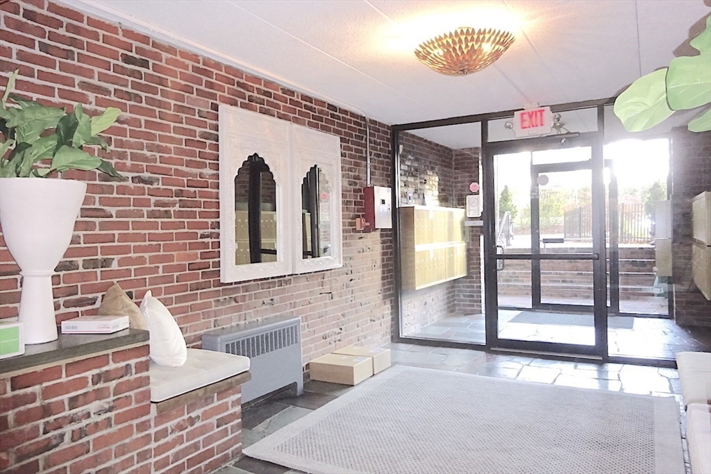 2 bed, 1 bath apartment for rent at 50 Water St Unit 25, Medford