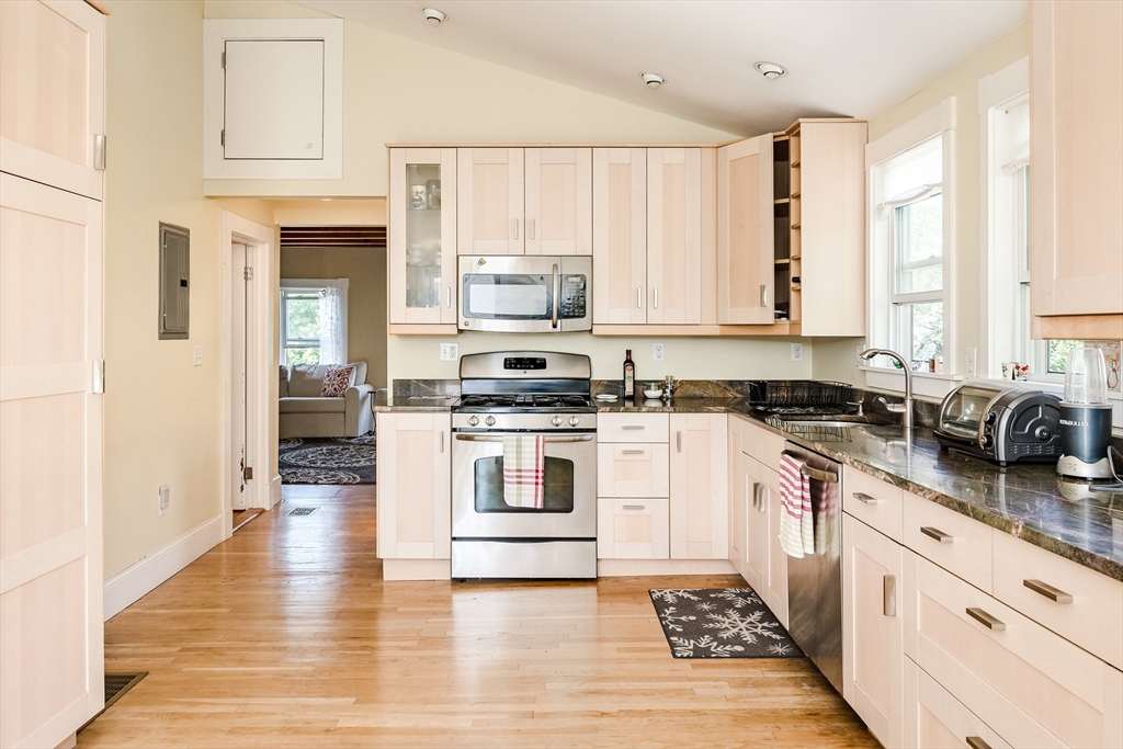 2 bed, 1 bath apartment for rent at 50 Waterhouse St Unit 3, Teele Square — photo 4 of 24