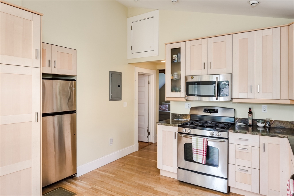 2 bed, 1 bath apartment for rent at 50 Waterhouse St Unit 3, Teele Square — photo 5 of 24