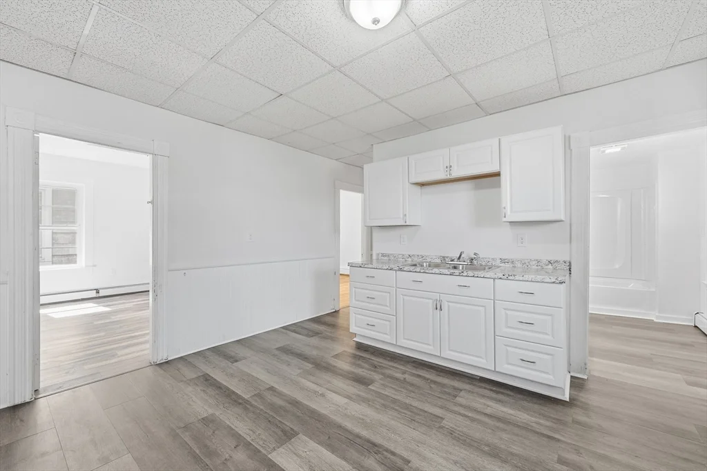 3 bed, 1 bath apartment for rent at 50 West St Unit 3, Fitchburg — photo 2 of 18