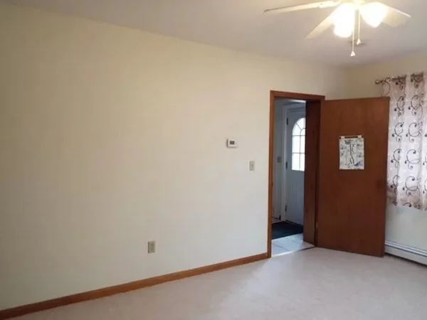 1 bed, 1 bath apartment for rent at 50 West St Unit B, Medway — photo 3 of 4