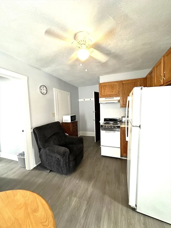 1 bed, 1 bath apartment for rent at 50 West St Unit studio, Middleboro — photo 5 of 12
