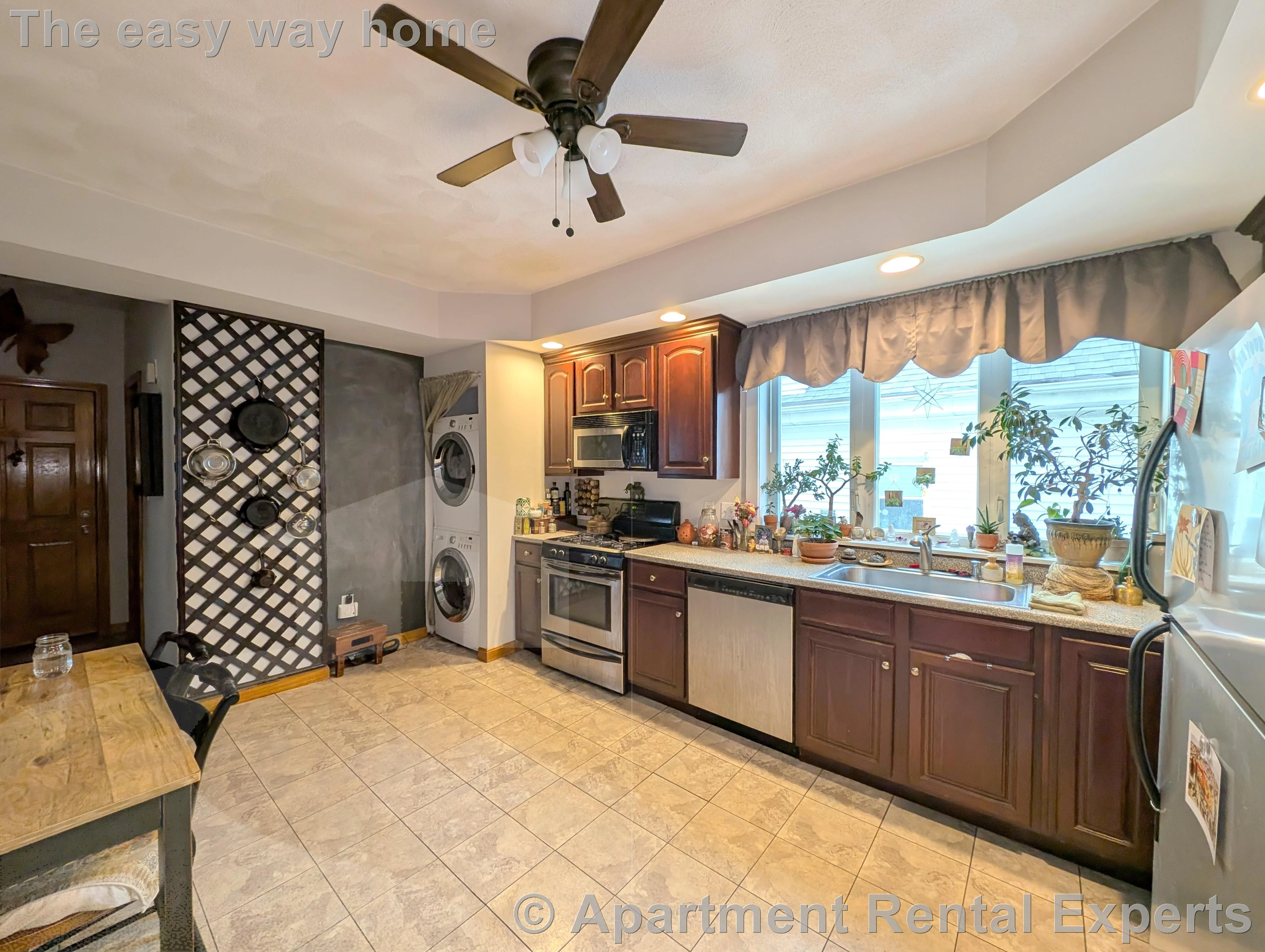 2 bed, 1 bath apartment for rent at 50 William St Unit 2, Magoun Square — photo 2 of 11