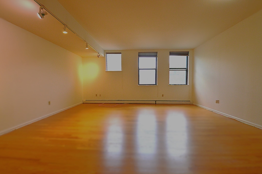 2 bed, 2 bath apartment for rent at 50 Winchester St Unit 206, Coolidge Corner — photo 4 of 13
