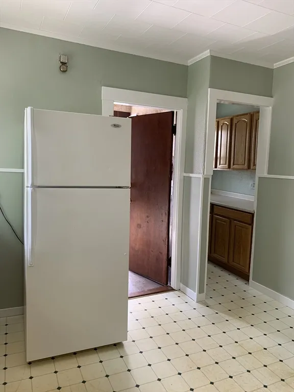 2 bed, 1 bath apartment for rent at 50 Windsor Rd Unit 1, South Medford — photo 5 of 42