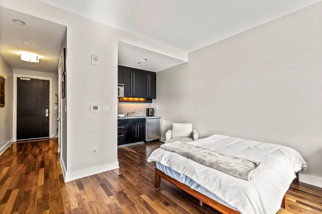 Studio bed, 1 bath apartment for rent at 500 Atlantic Ave Unit 14S, Boston Downtown — photo 3 of 21