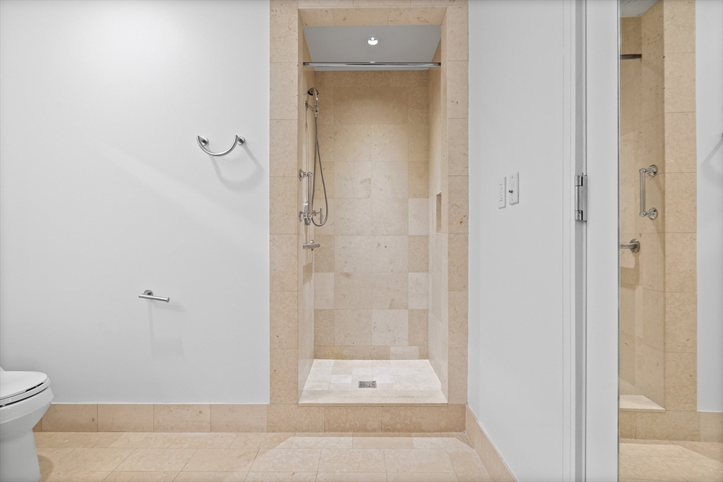 3 bed, 3 bath apartment for rent at 500 Atlantic Ave Unit PH21B, Waterfront — photo 17 of 30