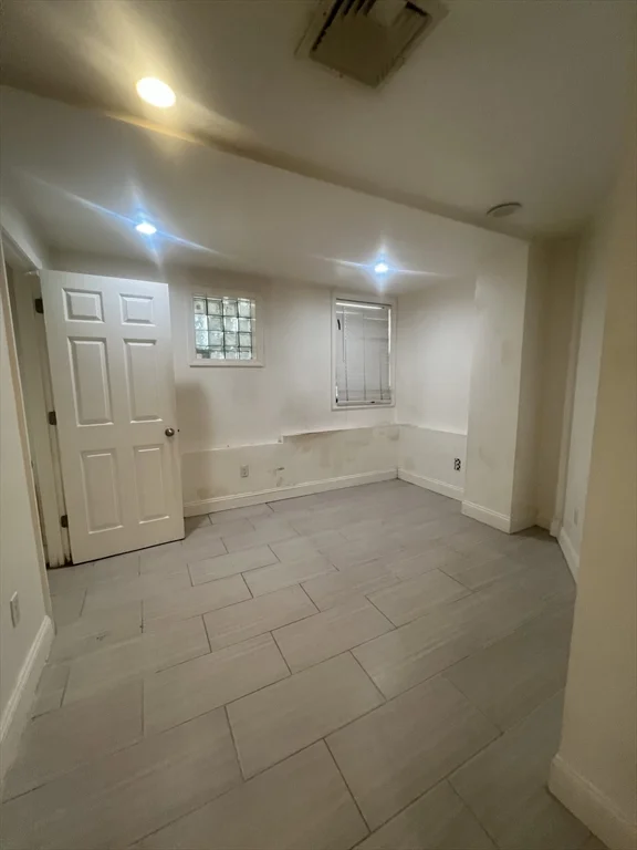 3 bed, 1 bath apartment for rent at 500 Beach St Unit 1, Revere — photo 2 of 7