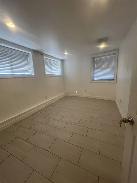3 bed, 1 bath apartment for rent at 500 Beach St Unit 6, Revere — photo 2 of 5