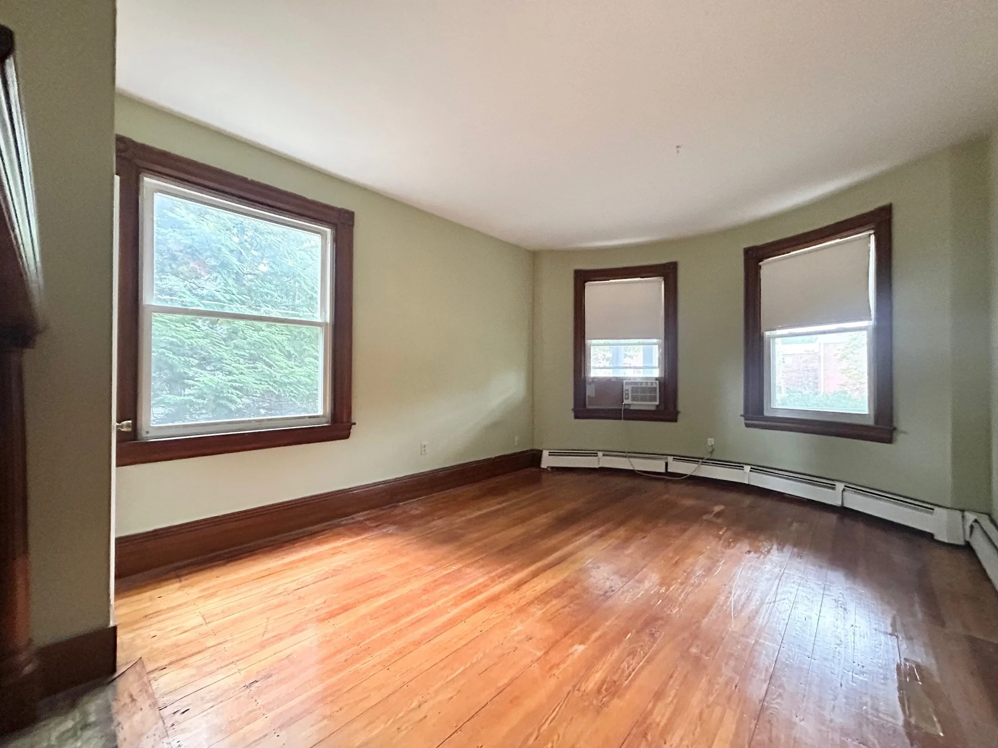3 bed, 1 bath apartment for rent at 500 Centre St Unit 1, Newton Corner — photo 8 of 15