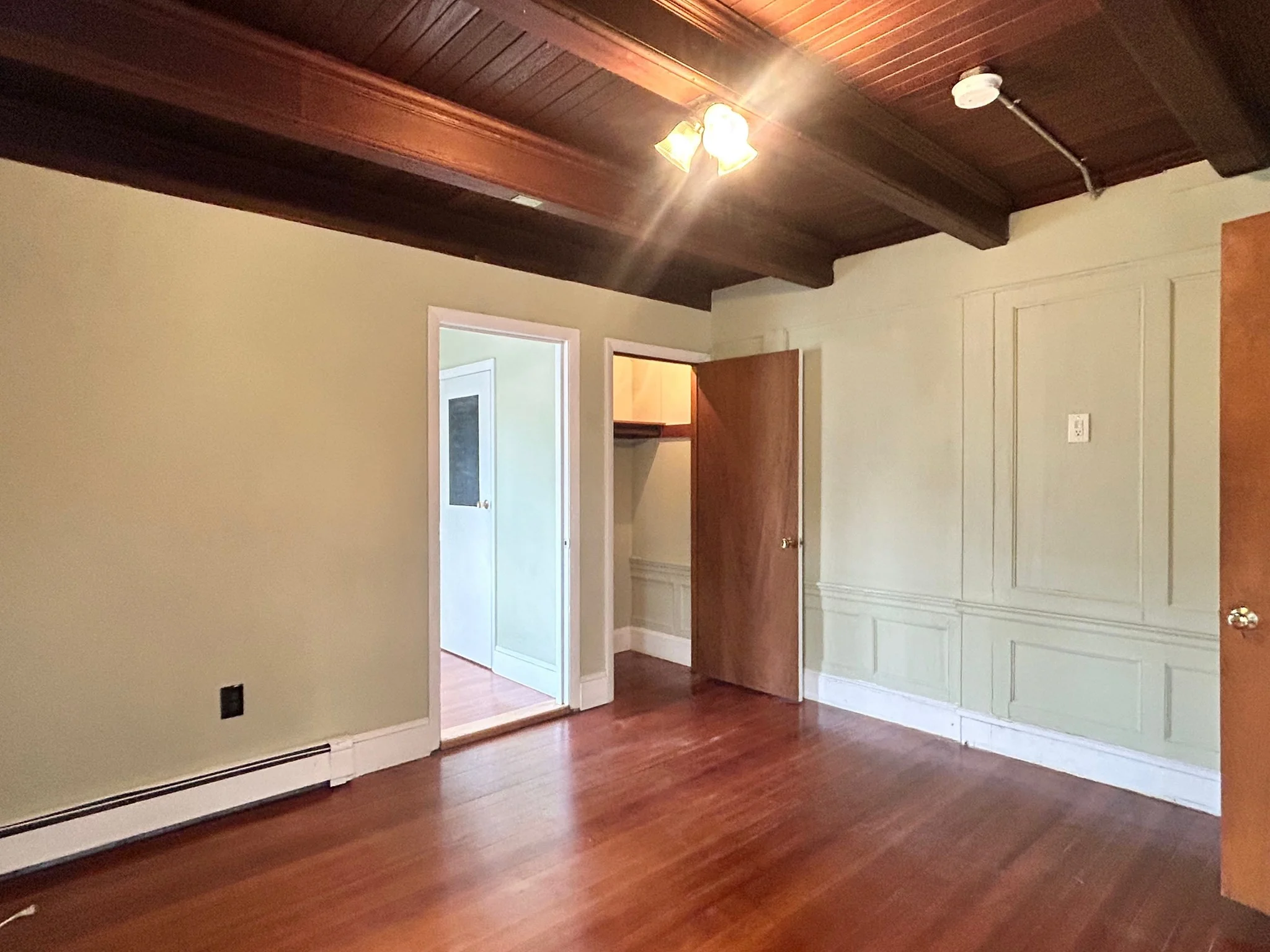 3 bed, 1 bath apartment for rent at 500 Centre St Unit 1, Newton Corner — photo 2 of 15
