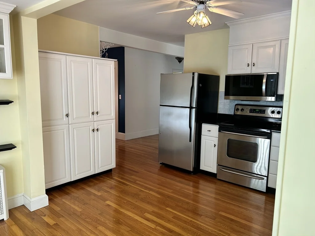 4 bed, 2 bath apartment for rent at 500 Lowell St, Lexington — photo 7 of 19