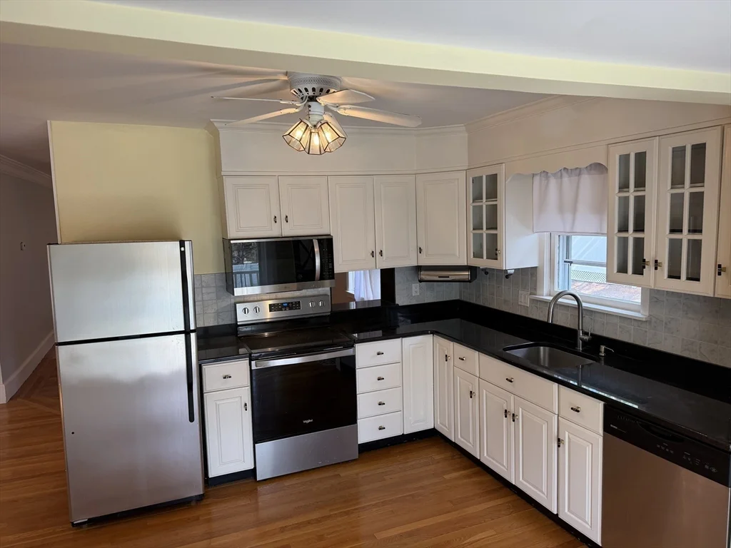 4 bed, 2 bath apartment for rent at 500 Lowell St, Lexington — photo 5 of 19
