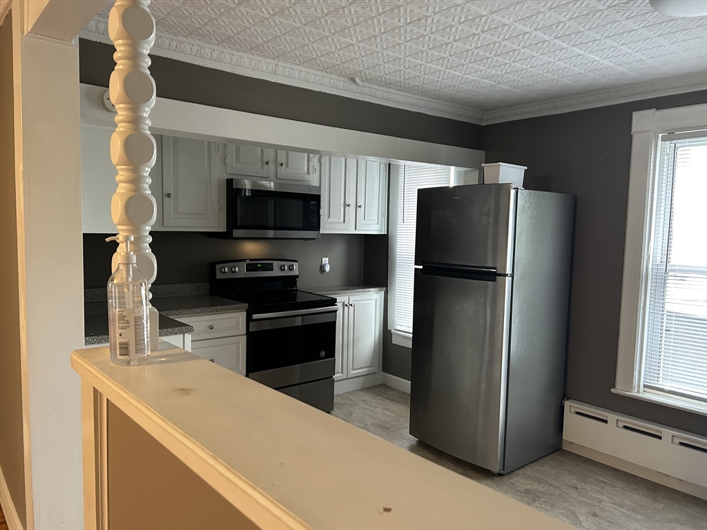 2 bed, 1 bath apartment for rent at 500 Pleasant St Unit 2, Holyoke — photo 5 of 13