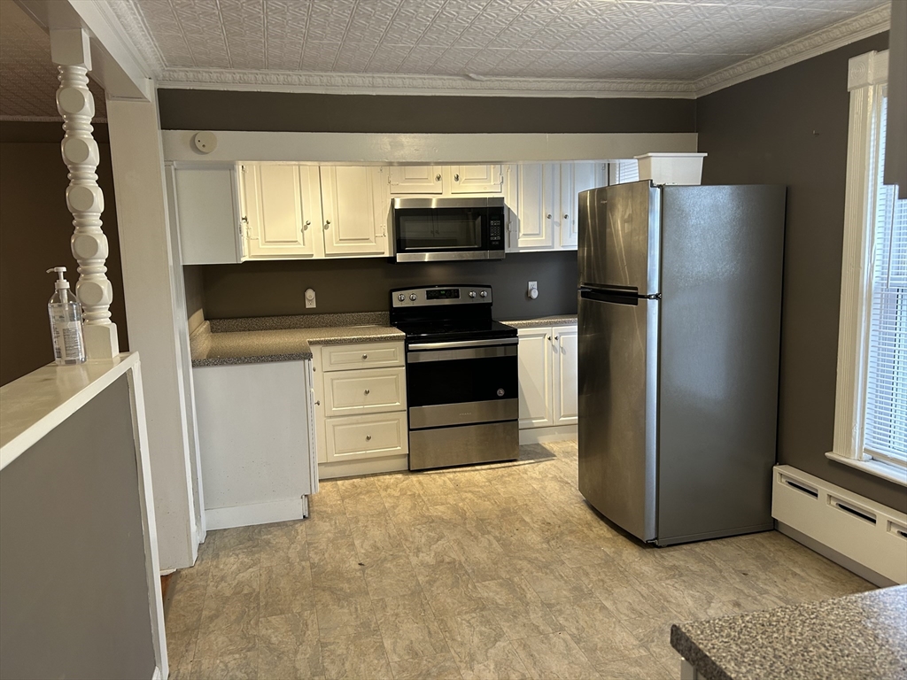 2 bed, 1 bath apartment for rent at 500 Pleasant St Unit 2, Holyoke — photo 6 of 13