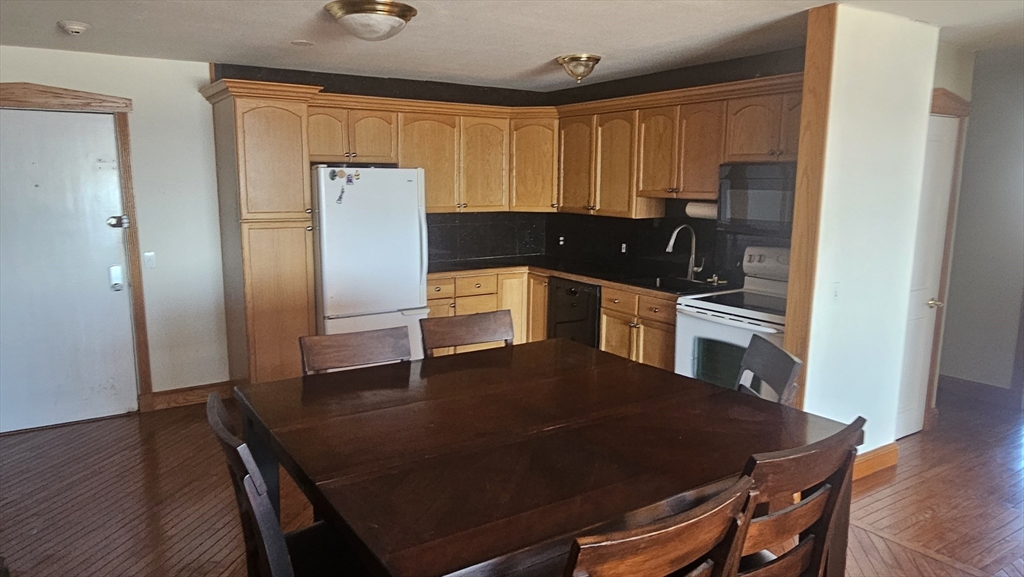 2 bed, 1 bath apartment for rent at 500 Revere Beach Blvd Unit 405, Revere — photo 7 of 16