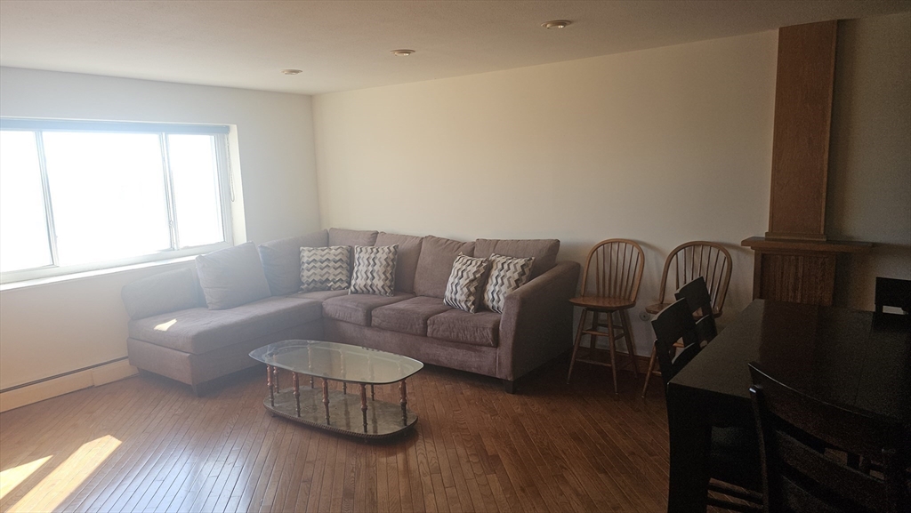 2 bed, 1 bath apartment for rent at 500 Revere Beach Blvd Unit 405, Revere — photo 10 of 16
